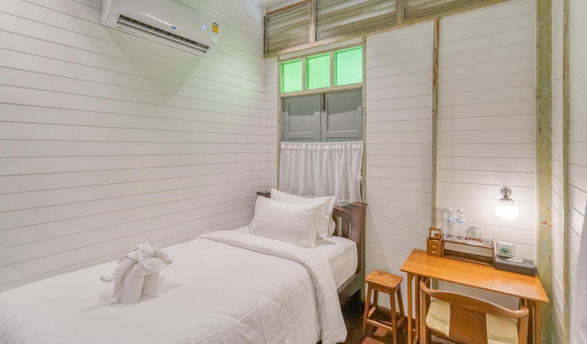 Priya Boutique House Bed and Breakfast Μπανγκόκ Δωμάτιο φωτογραφία