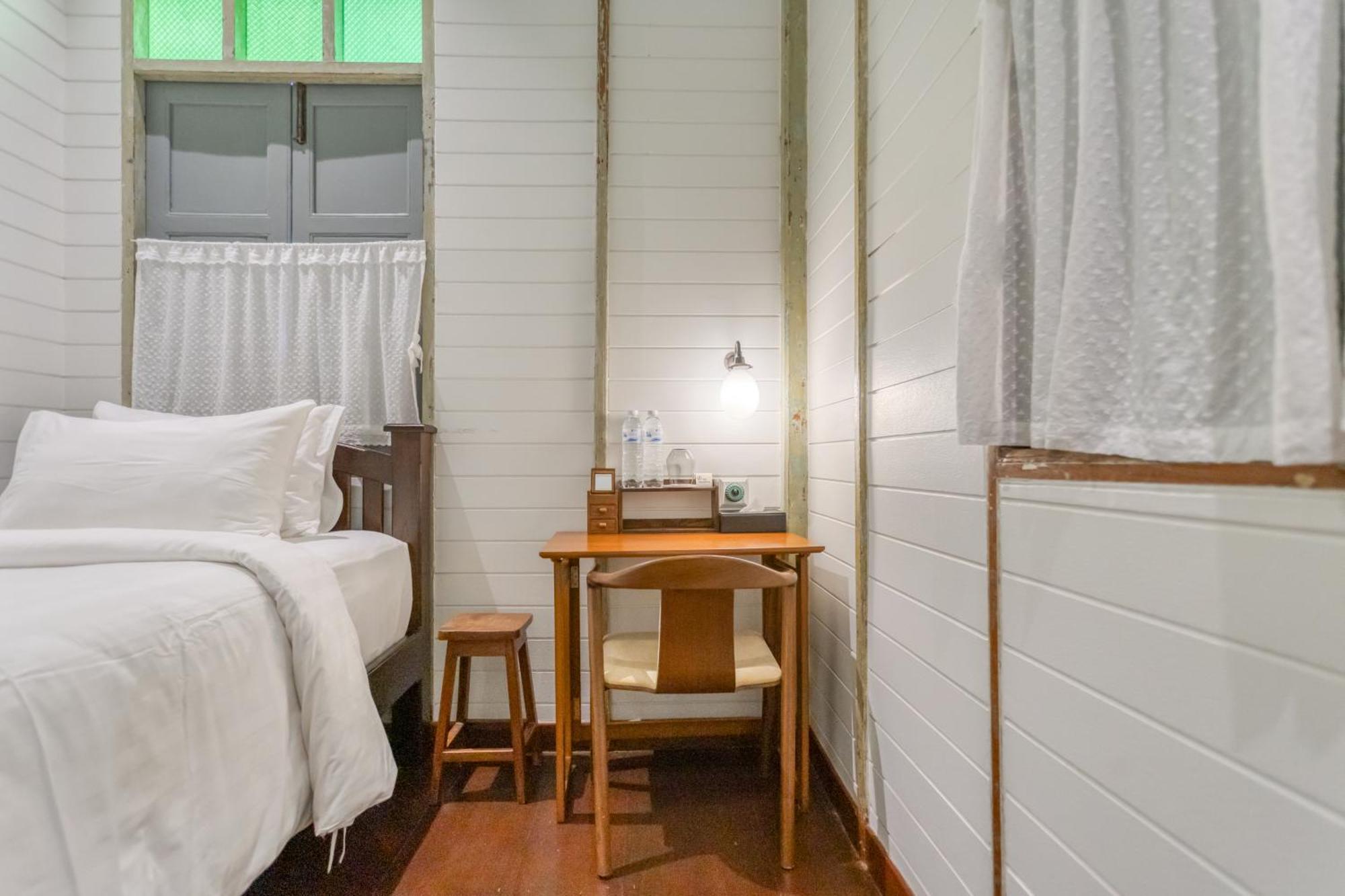 Priya Boutique House Bed and Breakfast Μπανγκόκ Δωμάτιο φωτογραφία