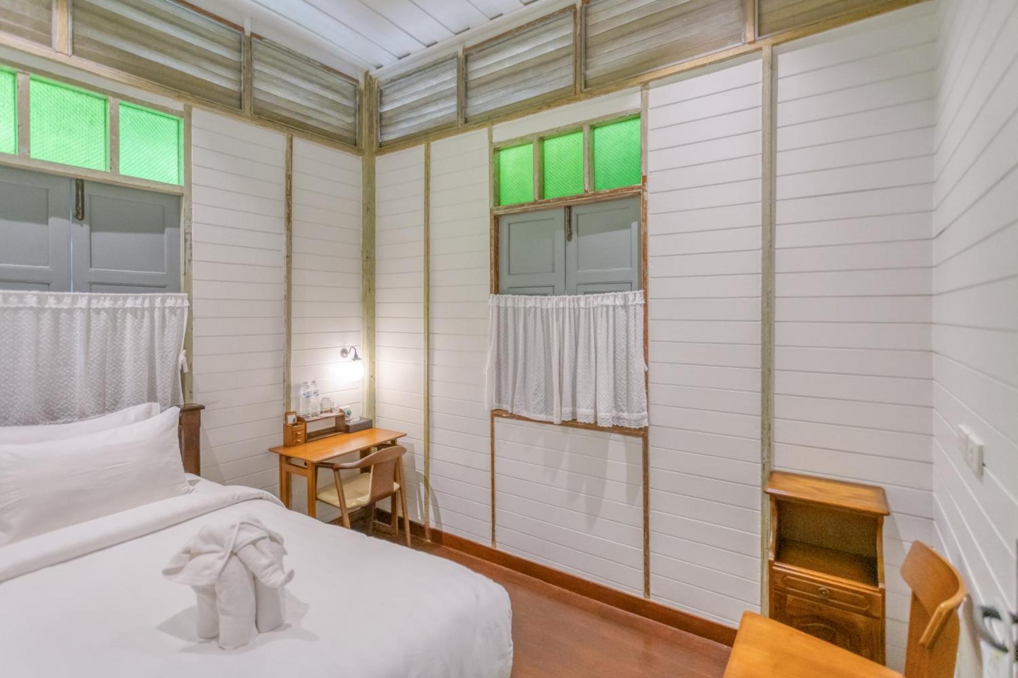 Priya Boutique House Bed and Breakfast Μπανγκόκ Εξωτερικό φωτογραφία