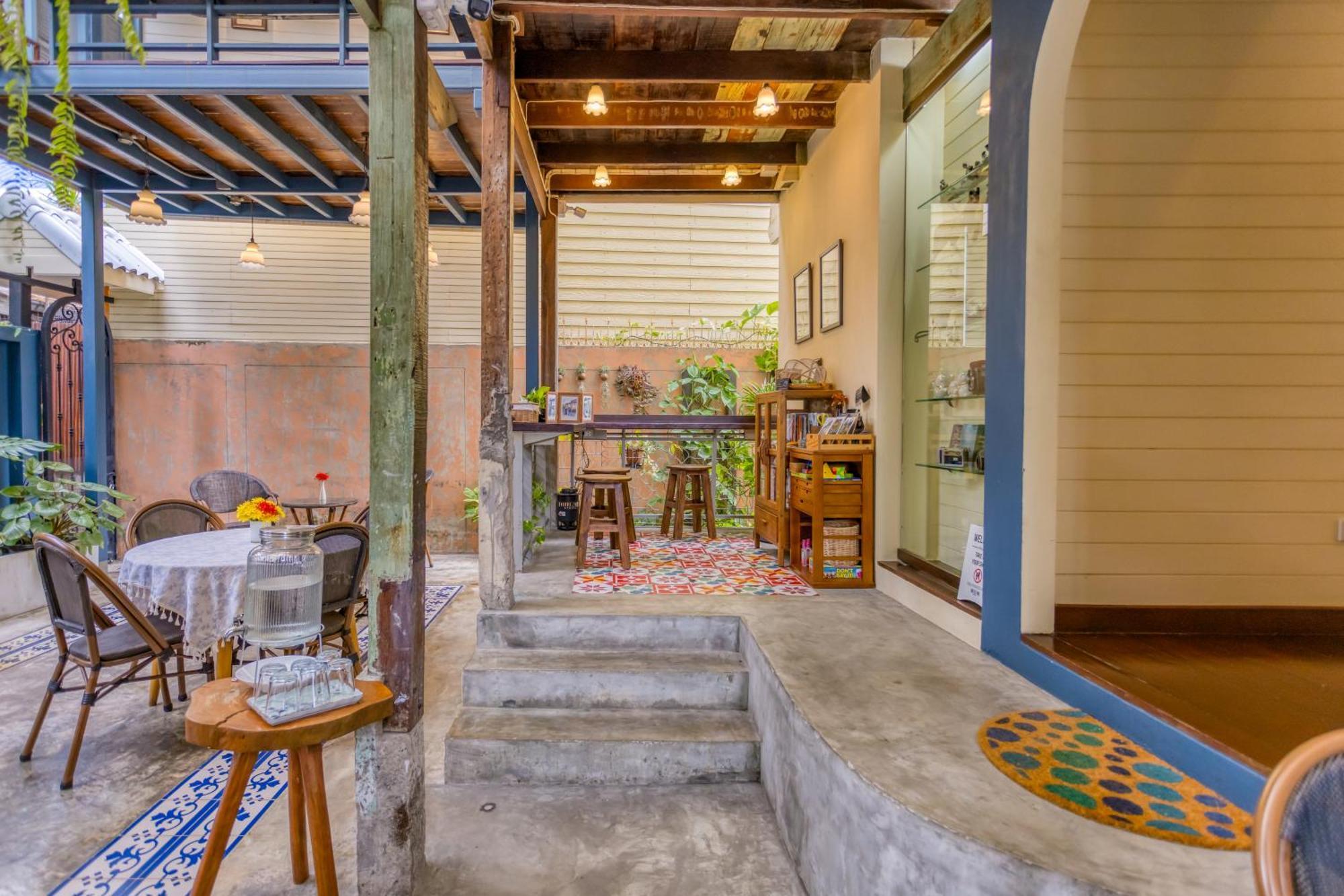 Priya Boutique House Bed and Breakfast Μπανγκόκ Εξωτερικό φωτογραφία